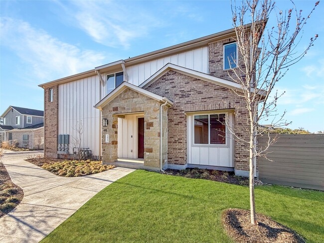 Building Photo - 5613 Mobeetie Lp