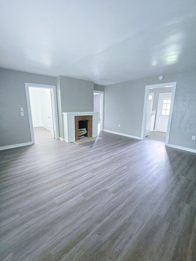 Foto del edificio - 627 N Main St