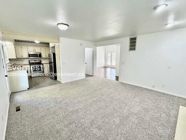 Foto del edificio - 5117 S Lions Ave