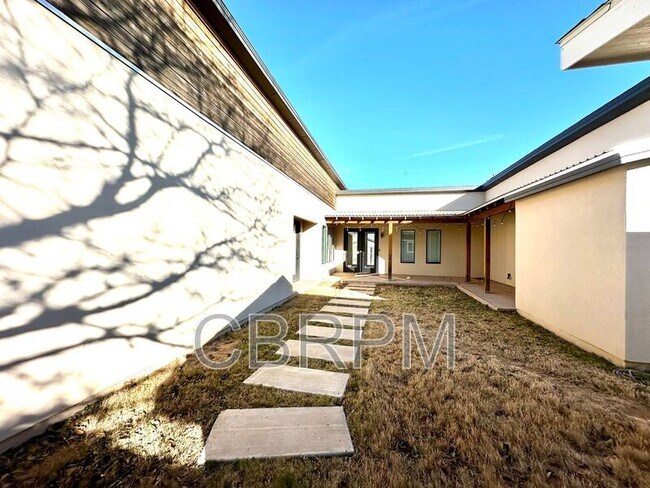 Foto del edificio - 4816 7th St