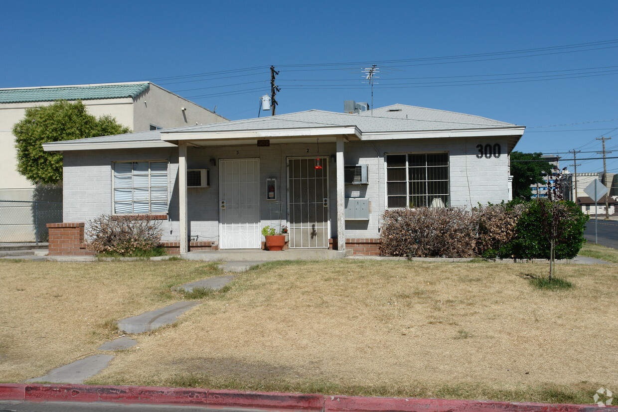 Building Photo - 300 S 11th St