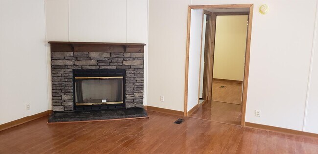Building Photo - 1416 Sunset Hollow Rd