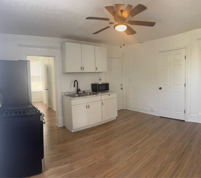 Foto del edificio - 135 E 17th St