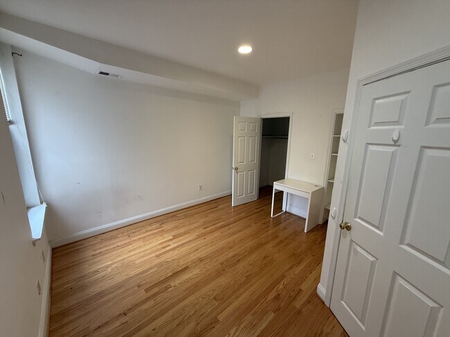 Foto del edificio - 1450 Newton St NW