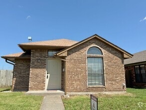 Building Photo - 2108 Meench Dr