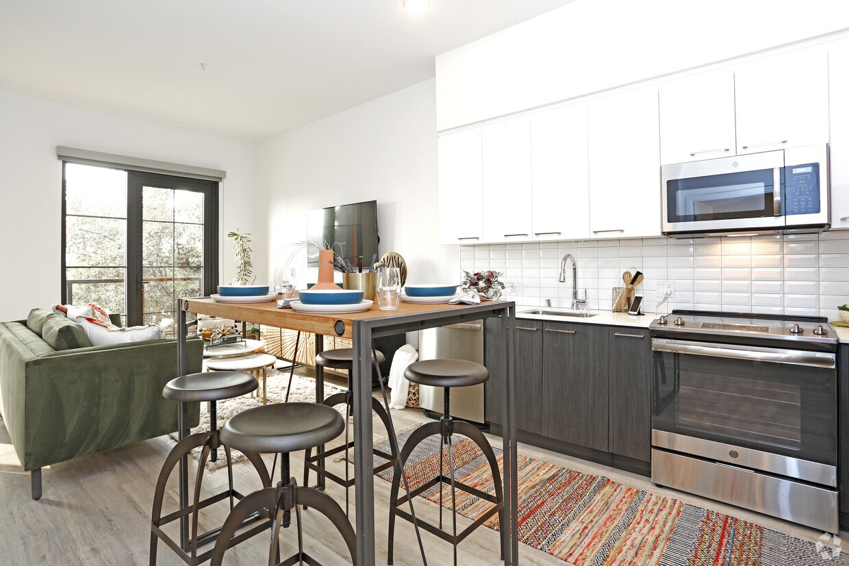 Q19 1907 Q St Sacramento, CA