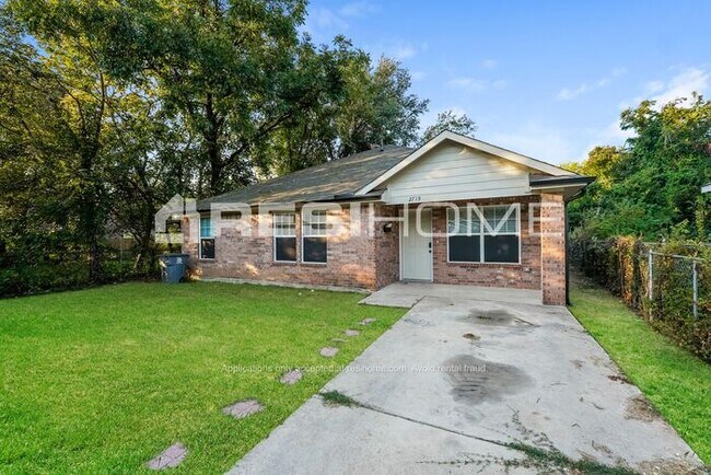Building Photo - 2719 Gertrude Avenue
