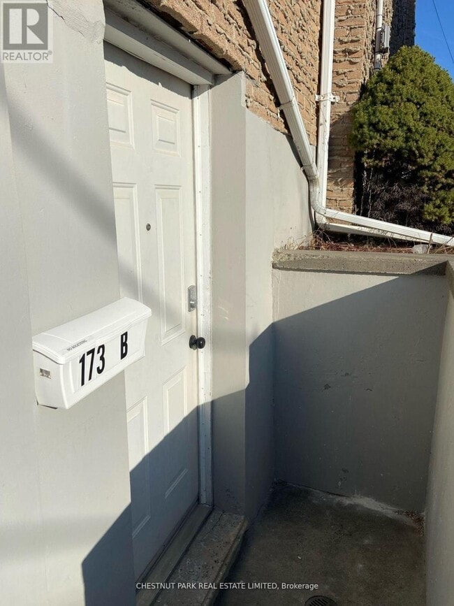 Photo du bâtiment - 173 Chambers Ave