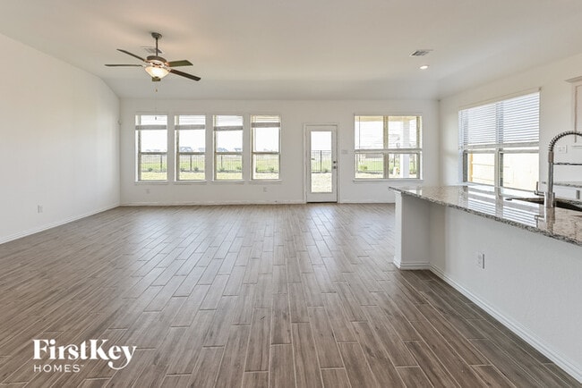 Building Photo - 9611 Pleasant Way