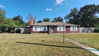 Building Photo - 201 Elm Ave