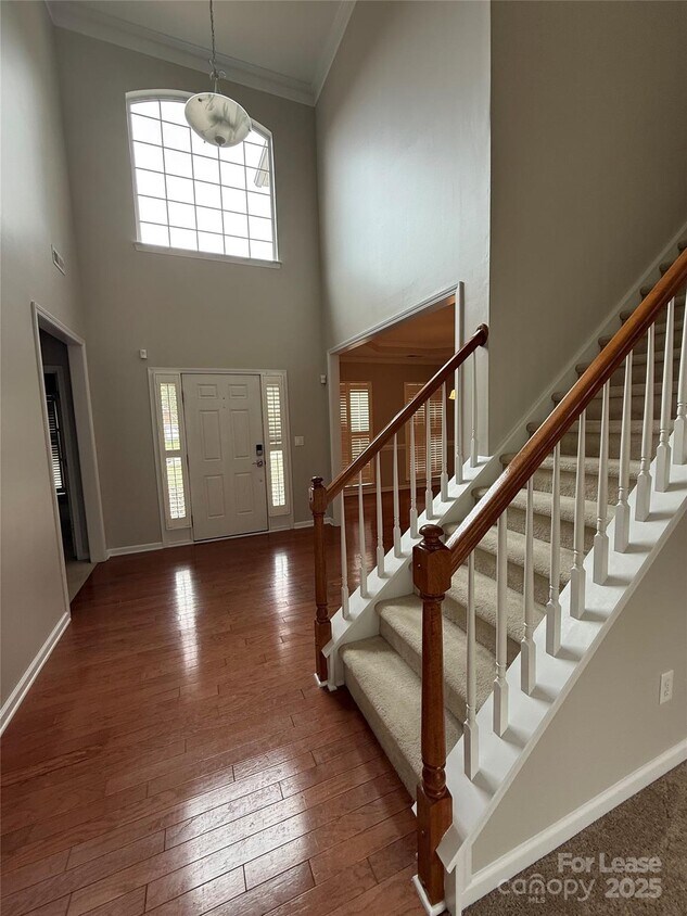 Building Photo - 8811 Singleton Ct
