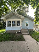 Building Photo - 1253 Evergreen Ave