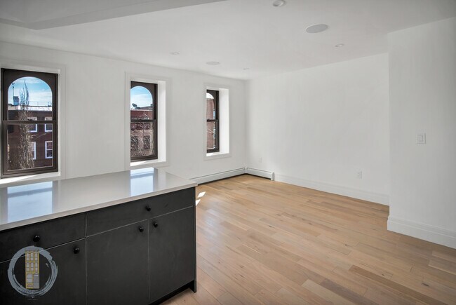 Foto del edificio - 371 MacDonough St