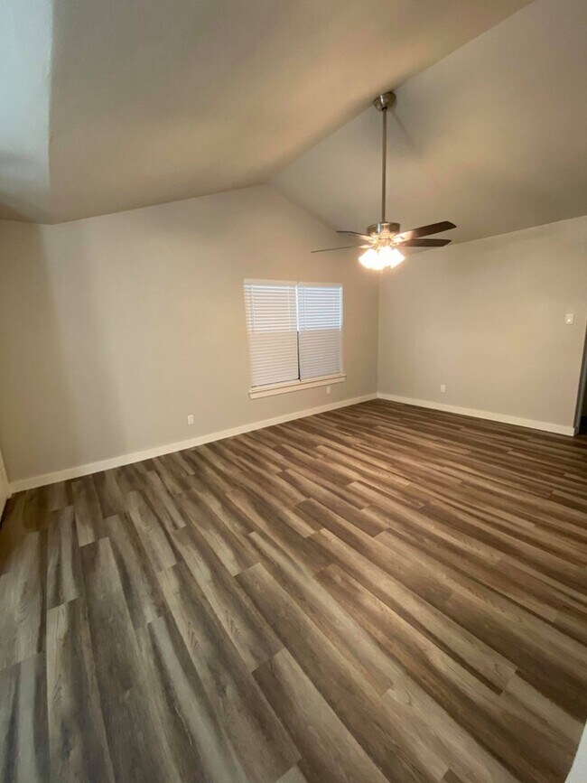 Foto del edificio - 518 Wigwam Ln