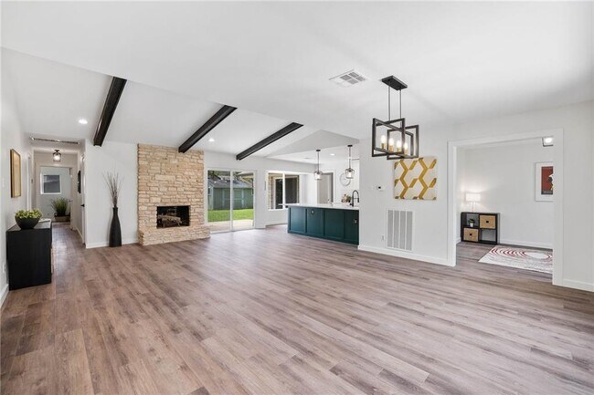 Building Photo - 10903 Hillside Oak Ln