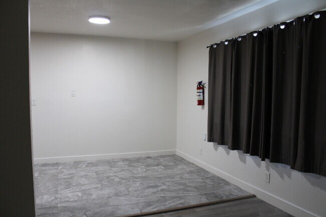 Foto del edificio - 3800 Waller Ave