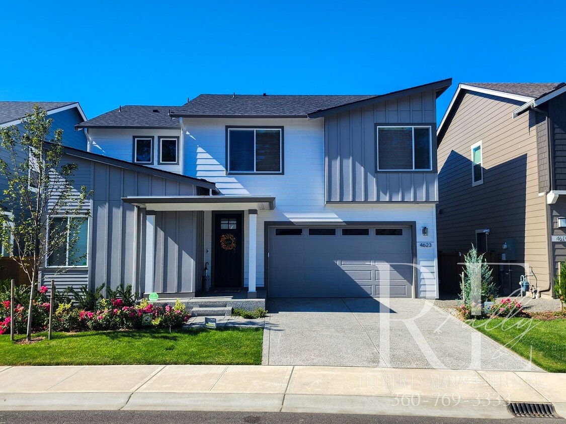 Foto principal - Elegant McCormick Woods Home with Spacious Layout & Modern Touches