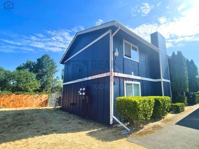 Building Photo - Newly Updated 2 Bedroom with Laundry ON SITE