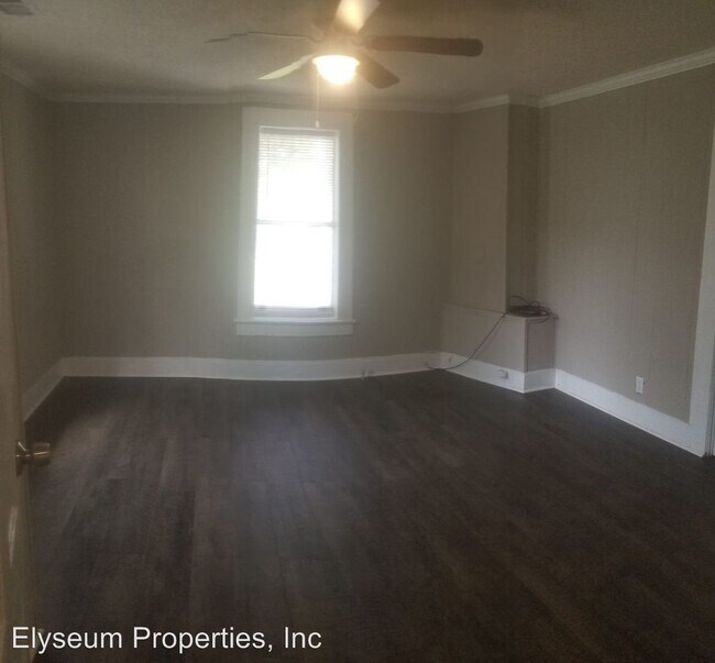 Building Photo - 126 W 59th St