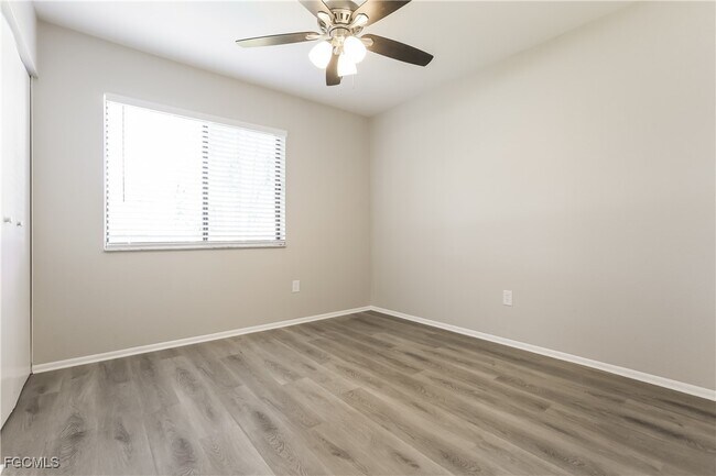 Foto del edificio - 5945 Spearman Cir
