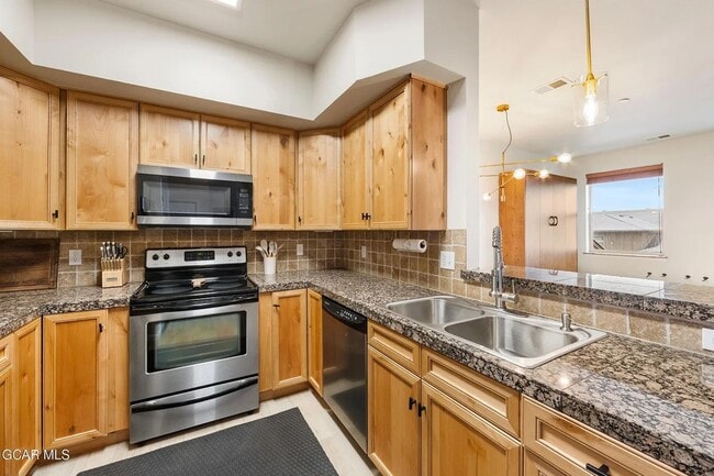 Foto del edificio - Fully Furnished Mountain Condo | Flexible Lease Terms | Garage Included | Fraser, CO