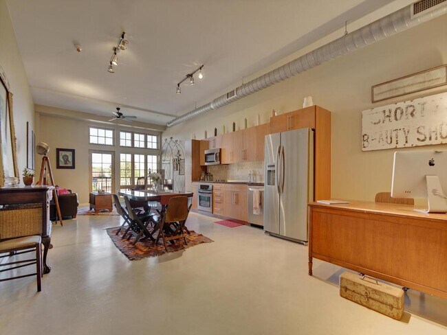Foto del edificio - 2235 E 6th St