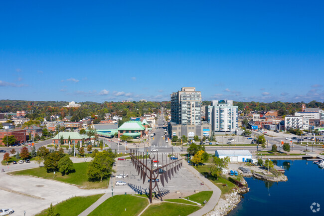 Photo aérienne - Harbour Pointe