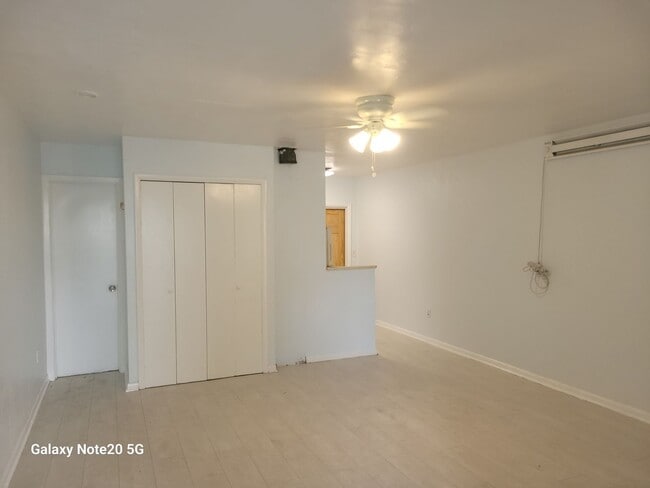 Building Photo - Martha Drive Triplex (3)