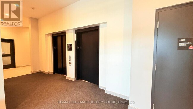 Building Photo - 1350-1350 Hemlock Rd