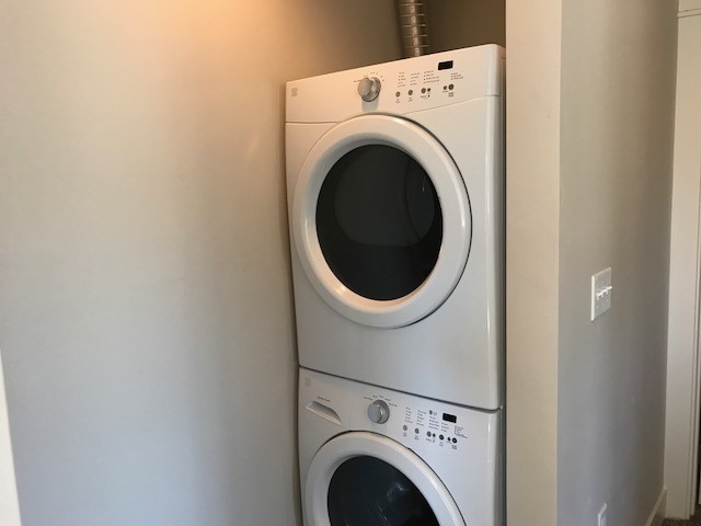 Building Photo - Bella Commons Townhomes