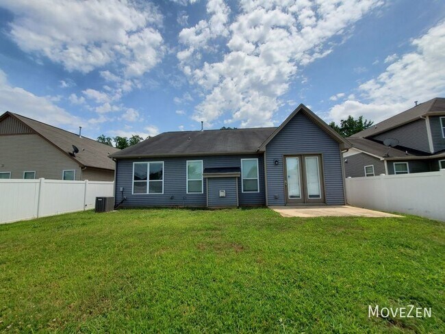 Foto del edificio - 4402 Hubbard Rd Charlotte, NC 28269 Large ...