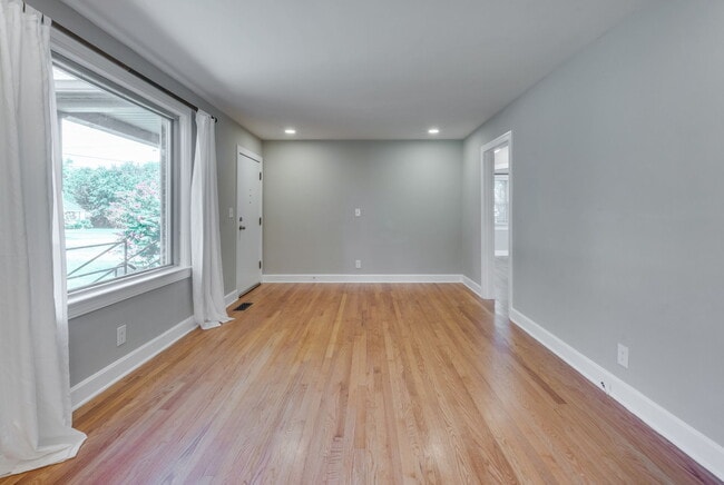 Building Photo - 3314 Mimosa Dr