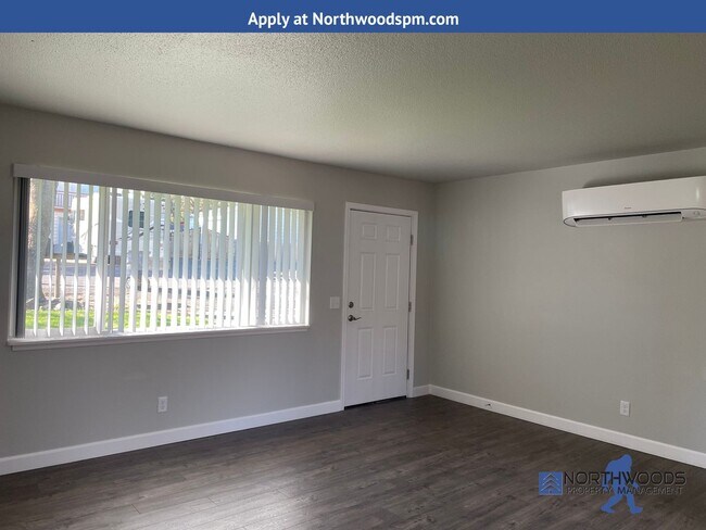 Building Photo - Very Nice-Recently Remodeled 2 Bedroom 1 B...