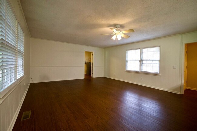 Foto del edificio - 1030 Cumberland Dr