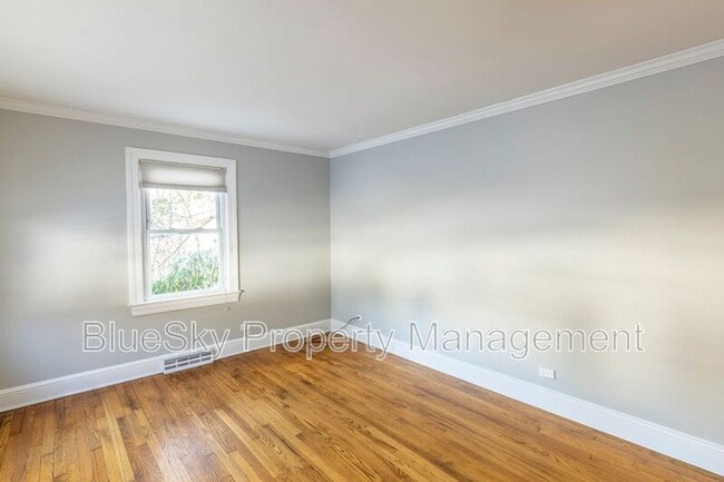 Building Photo - 1202 Cherry Ave