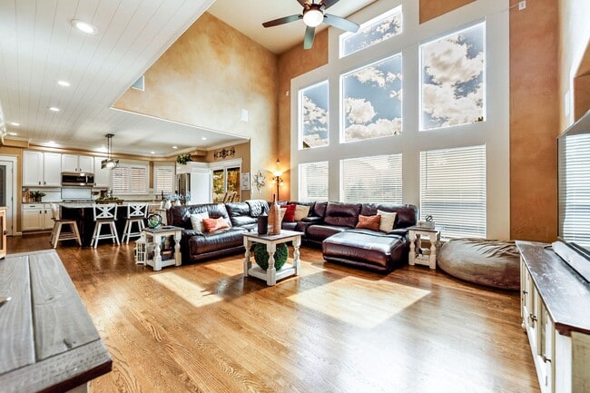 Building Photo - 3615 Oak Meadow Dr