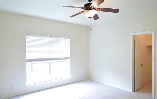 Foto del edificio - 5103 Rimes Ranch Dr