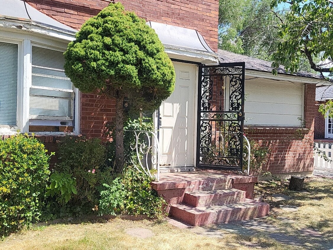 Primary Photo - 720 Gordon Ave