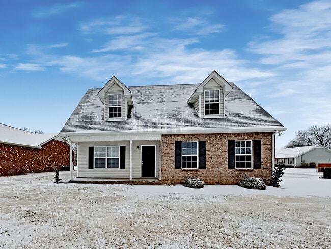 Building Photo - 1128 Eastwoods Dr