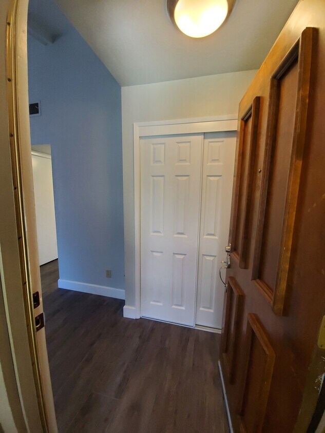 Primary Photo - 5333 Primrose Dr