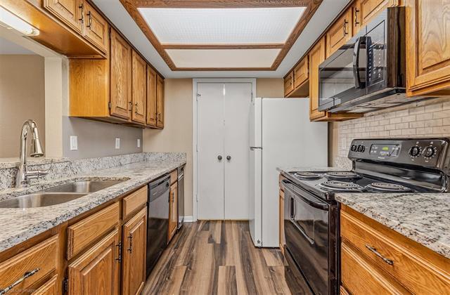 Foto del edificio - 925 Signal Ridge Pl
