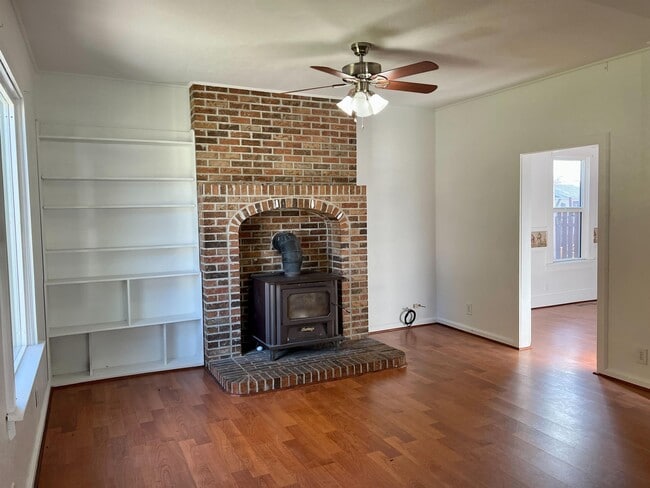 Building Photo - 1500 Conant Ave