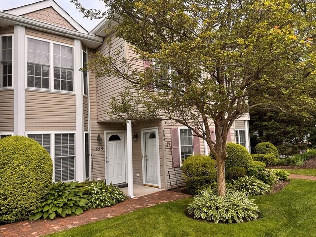 Building Photo - 854 Verona Dr