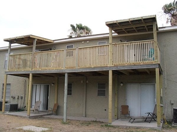 Building Photo - 221 Mary Lou Dr
