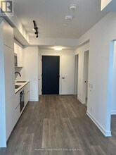 Building Photo - 108 Peter St