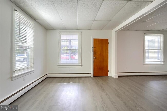 Building Photo - 307 Linden Ave