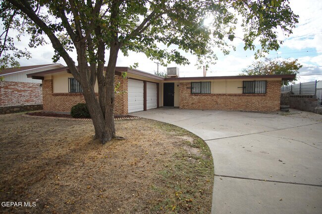 Foto del edificio - 3321 Dungarvan Dr