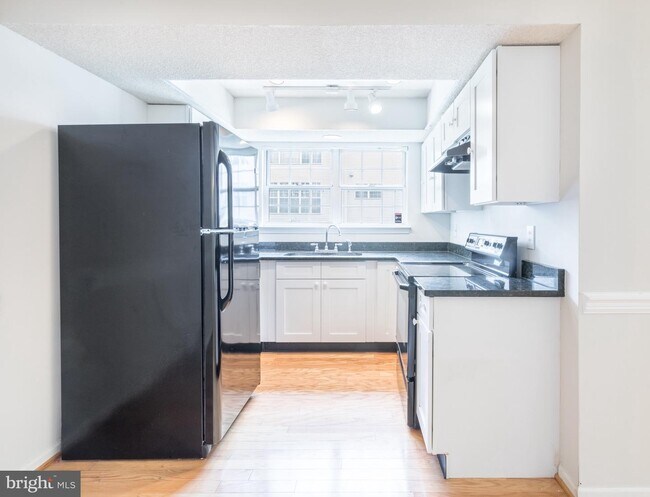 Foto del edificio - 12105 Greenwood Ct