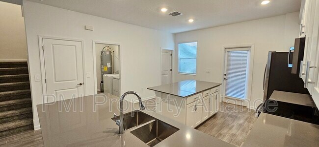 Building Photo - 1844 Tohoqua Blvd