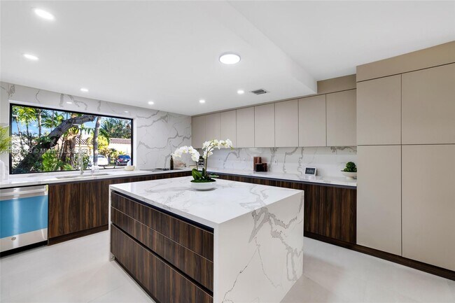 Foto del edificio - 210 NE 107th St
